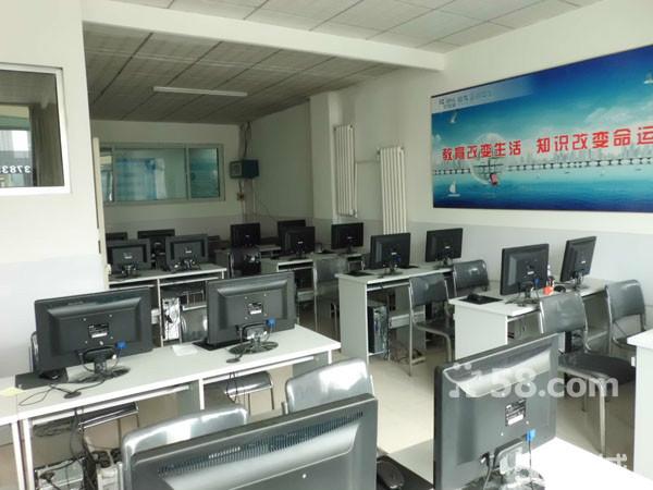 太原電腦學(xué)校 平面設(shè)計(jì)與軟件開發(fā)，行知堂助您成就理想之路